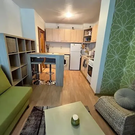 Cosy Near The With Terrace & Sea View * بورغاس