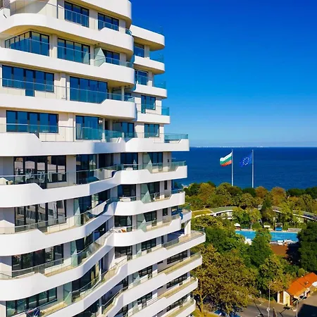 Cosy Near The With Terrace & Sea View شقة بورغاس