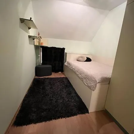 Cosy Near The With Terrace & Sea View Burgas City