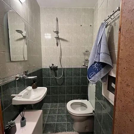 Cosy Near The With Terrace & Sea View Apartment *