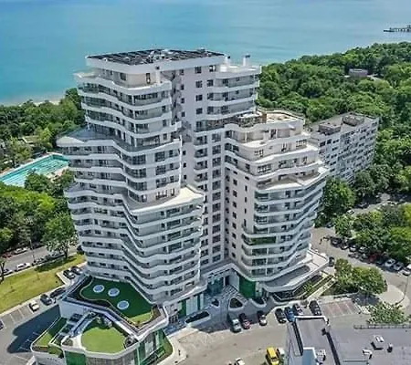 Cosy Near The With Terrace & Sea View ブルガス