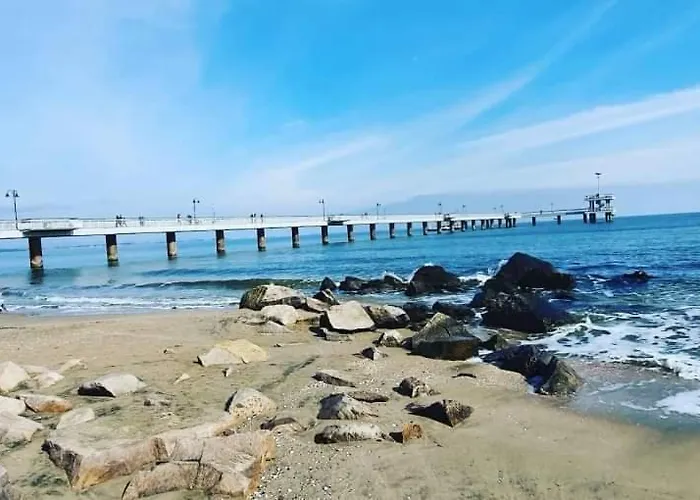 Cosy Near The With Terrace & Sea View Apartamento